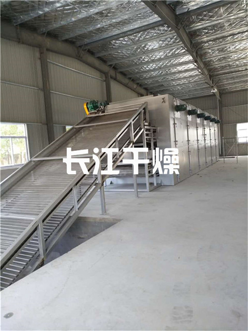 多層網(wǎng)帶式干燥機現(xiàn)場安裝施工2